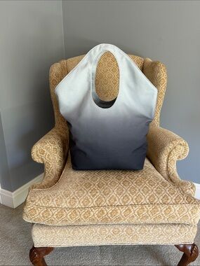 Echo Ombre Tote Bag in Light Green to Green